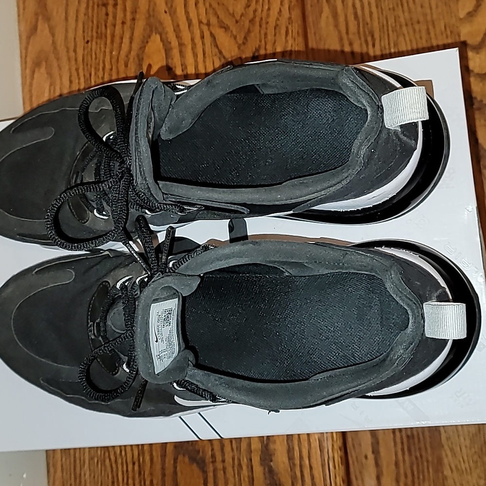 Nike Airmax 270 React - Picture 7 of 11